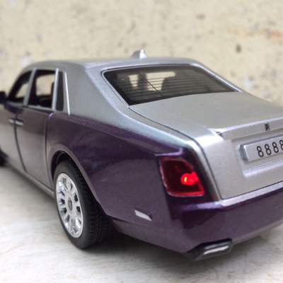 Mô hình xe Ô TÔ Rolls-Royce Phantom VIII tỷ lệ 1:32