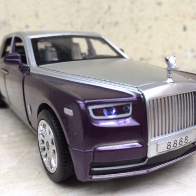 Mô hình xe Ô TÔ Rolls-Royce Phantom VIII tỷ lệ 1:32