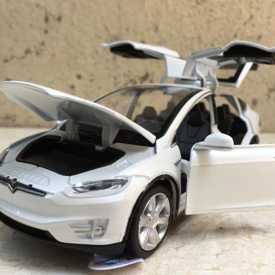 Mô hình xe Ô TÔ TESLA Model 90X tỷ lệ 1:32