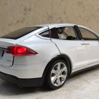 Mô hình xe Ô TÔ TESLA Model 90X tỷ lệ 1:32