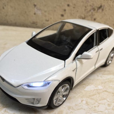 Mô hình xe Ô TÔ TESLA Model 90X tỷ lệ 1:32