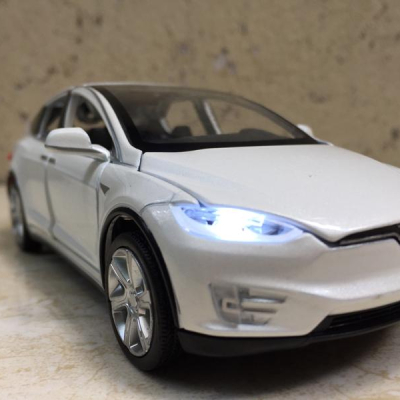 Mô hình xe Ô TÔ TESLA Model 90X tỷ lệ 1:32