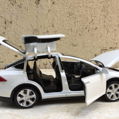 Mô hình xe Ô TÔ TESLA Model 90X tỷ lệ 1:32