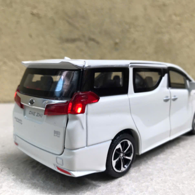 Mô hình xe ô tô TOYOTA Alphard  tỷ lệ 1:32