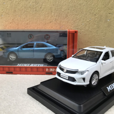 Mô hình xe ô tô TOYOTA CAMRY 2015 tỷ lệ 1:32
