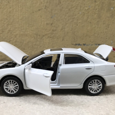 Mô hình xe ô tô TOYOTA CAMRY 2015 tỷ lệ 1:32