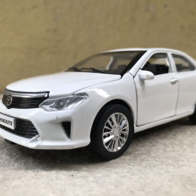Mô hình xe ô tô TOYOTA CAMRY 2015 tỷ lệ 1:32