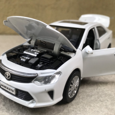 Mô hình xe ô tô TOYOTA CAMRY 2015 tỷ lệ 1:32