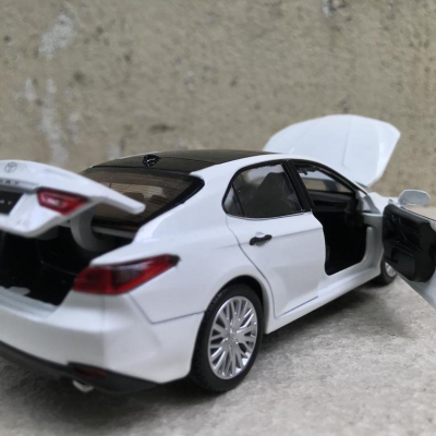 Mô hình xe ô tô TOYOTA CAMRY 2020 tỷ lệ 1:32