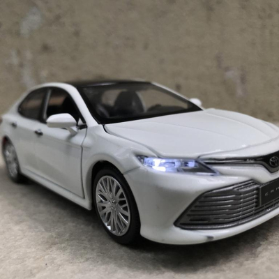 Mô hình xe ô tô TOYOTA CAMRY 2020 tỷ lệ 1:32