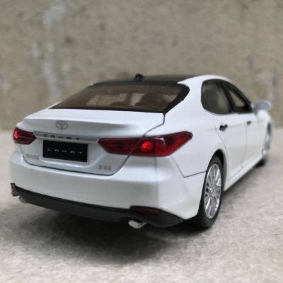 Mô hình xe ô tô TOYOTA CAMRY 2020 tỷ lệ 1:32