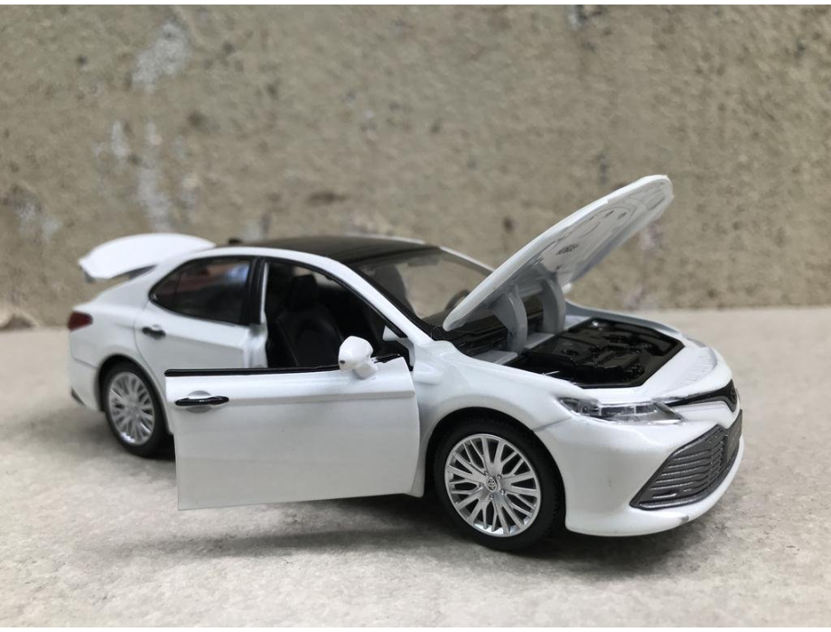 Mô hình xe ô tô TOYOTA CAMRY 2020 tỷ lệ 1:32
