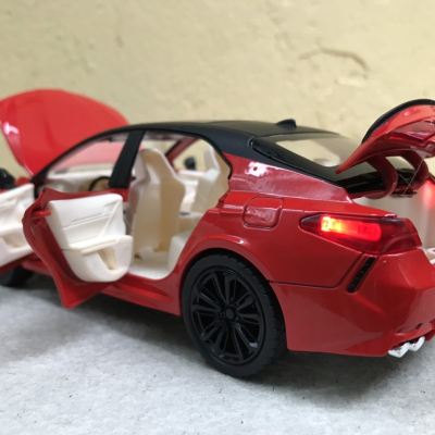 Mô hình xe ô tô TOYOTA CAMRY 2021 tỷ lệ 1:24