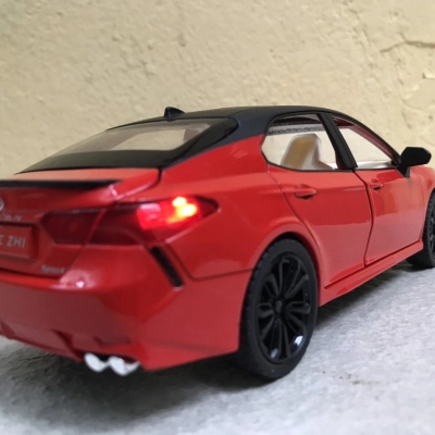 Mô hình xe ô tô TOYOTA CAMRY 2021 tỷ lệ 1:24