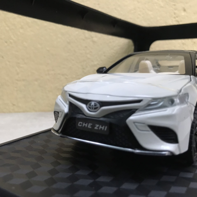 Mô hình xe ô tô TOYOTA CAMRY 2021 tỷ lệ 1:24