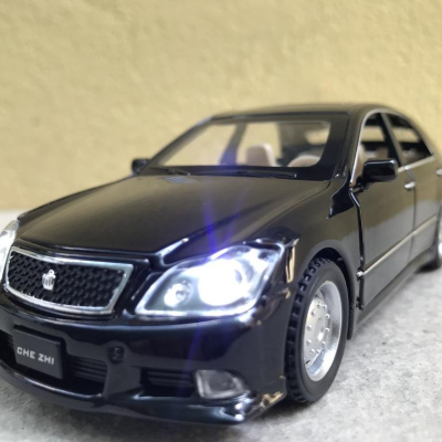 Mô hình xe ô tô TOYOTA CRONW 2008 tỷ lệ 1:32