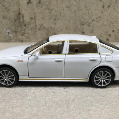 Mô hình xe ô tô TOYOTA CRONW 2021 tỷ lệ 1:32
