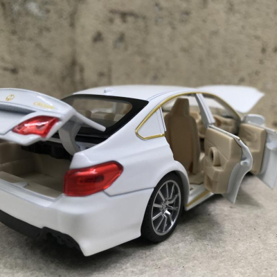 Mô hình xe ô tô TOYOTA CRONW 2021 tỷ lệ 1:32