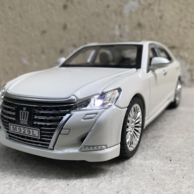 Mô hình xe ô tô TOYOTA CROWN 2020 tỷ lệ 1:24