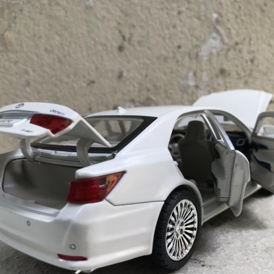 Mô hình xe ô tô TOYOTA CROWN 2020 tỷ lệ 1:24