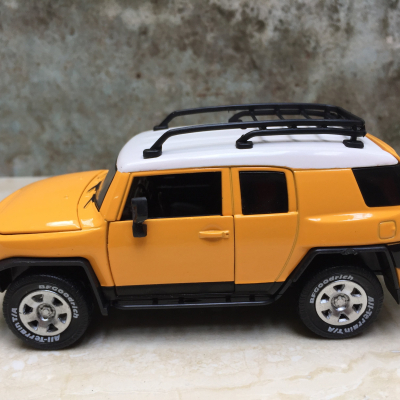 Mô hình xe ô tô TOYOTA FJ Cruiser tỷ lệ 1:32