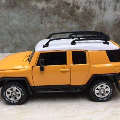 Mô hình xe ô tô TOYOTA FJ Cruiser tỷ lệ 1:32