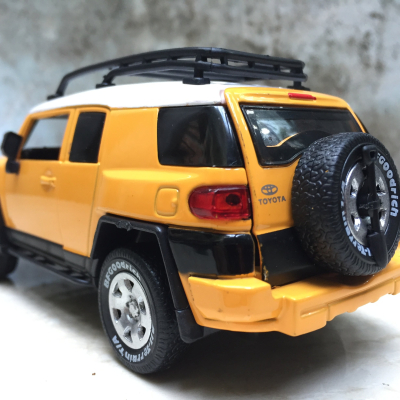 Mô hình xe ô tô TOYOTA FJ Cruiser tỷ lệ 1:32