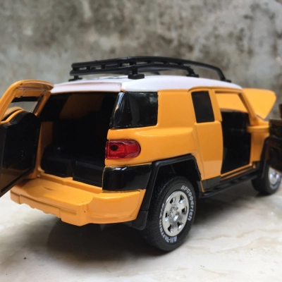 Mô hình xe ô tô TOYOTA FJ Cruiser tỷ lệ 1:32