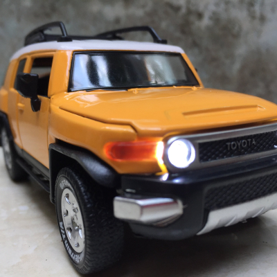 Mô hình xe ô tô TOYOTA FJ Cruiser tỷ lệ 1:32