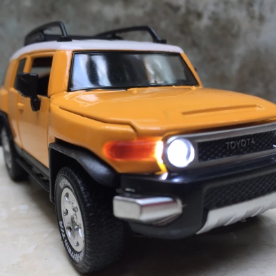 Mô hình xe ô tô TOYOTA FJ Cruiser tỷ lệ 1:32