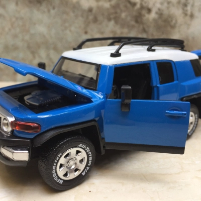 Mô hình xe ô tô TOYOTA FJ Cruiser tỷ lệ 1:32