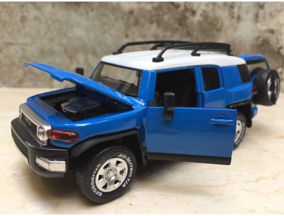 Mô hình xe ô tô TOYOTA FJ Cruiser tỷ lệ 1:32