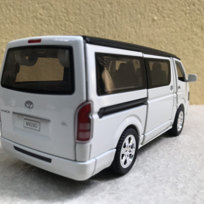 Mô hình xe ô tô TOYOTA HIACE (Cá Mập đầu búa)  tỷ lệ 1:32