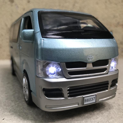 Mô hình xe ô tô TOYOTA HIACE (Cá Mập đầu búa) tỷ lệ 1:32