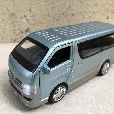 Mô hình xe ô tô TOYOTA HIACE (Cá Mập đầu búa) tỷ lệ 1:32