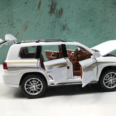 Mô hình xe ô tô TOYOTA PRADO TX tỷ lệ 1:24