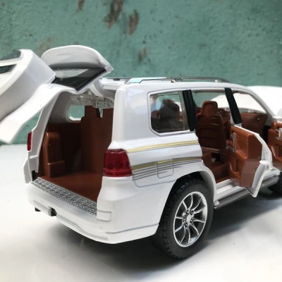 Mô hình xe ô tô TOYOTA PRADO TX tỷ lệ 1:24