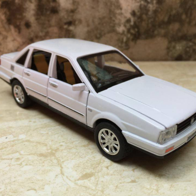 Mô hình xe ô tô Volkswagen SATANA tỷ lệ 1:32