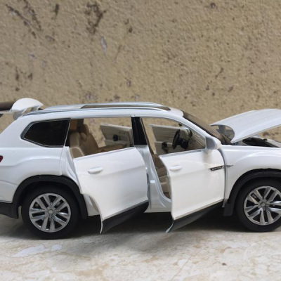 Mô hình xe Ô TÔ Volkswagen TERAMONT 2019  tỷ lệ 1:32