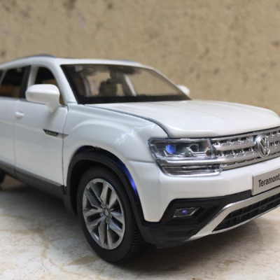 Mô hình xe Ô TÔ Volkswagen TERAMONT 2019  tỷ lệ 1:32