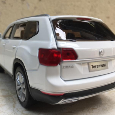 Mô hình xe Ô TÔ Volkswagen TERAMONT 2019  tỷ lệ 1:32
