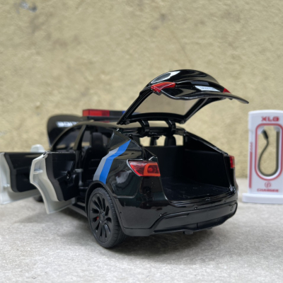 ​Mô hình xe Police Mỹ Tesla Model CX90  tỷ lệ 1:24