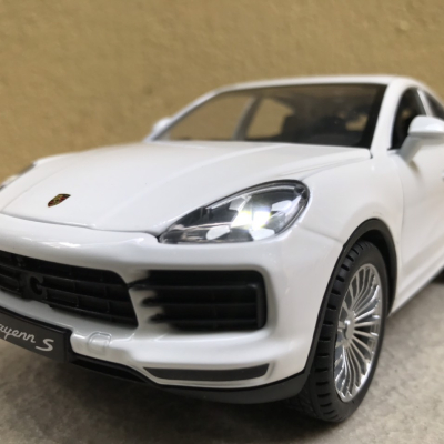 Mô hình xe Posrche CayenneS  tỷ lệ 1:24