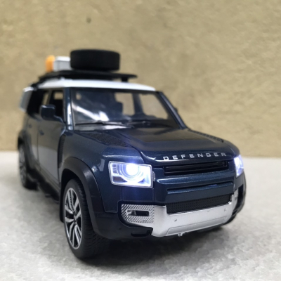 Mô hình xe Range Rovee Defender 2021 tỷ lệ 1:32