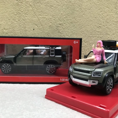 Mô hình xe Range Rovee Defender 2021 tỷ lệ 1:32