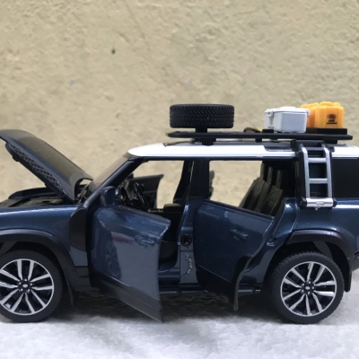 Mô hình xe Range Rovee Defender 2021 tỷ lệ 1:32