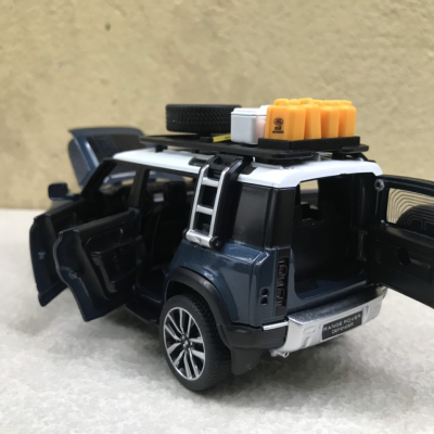 Mô hình xe Range Rovee Defender 2021 tỷ lệ 1:32