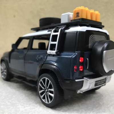 Mô hình xe Range Rovee Defender 2021 tỷ lệ 1:32