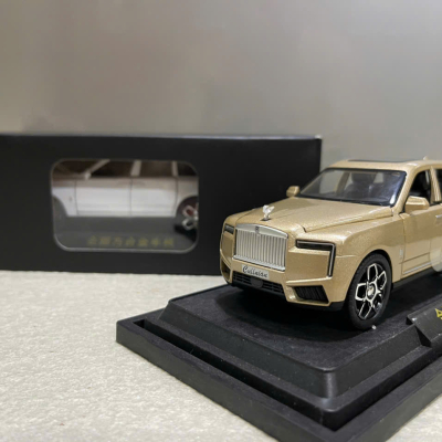 Mô hình xe Rolls-Royce Cullinan Black Badge Series II tỷ lệ 1:32 Mô hình xe Rolls-Royce Cullinan Black Badge Series II tỷ lệ 1:32