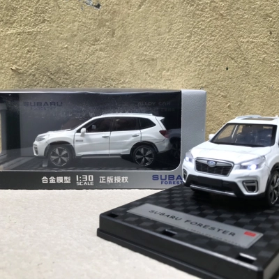 Mô hình xe SUBARU Forester 2024 tỷ lệ 1:32